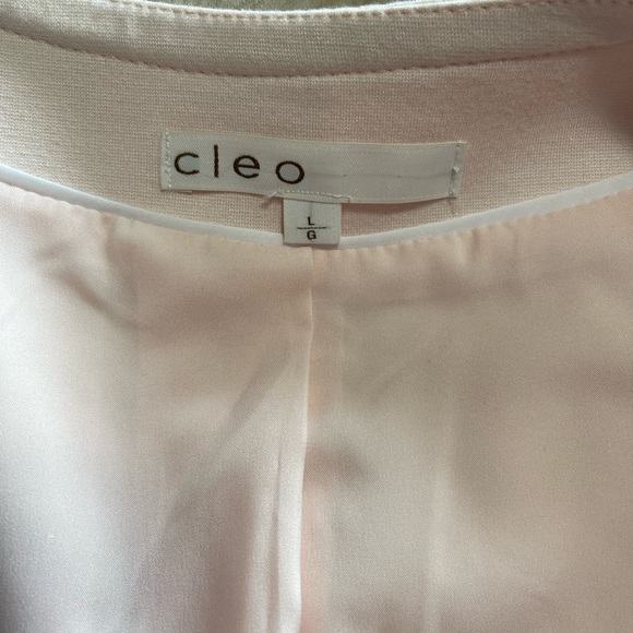 Cleo classic tailored short blazer. - Picture 5 of 10